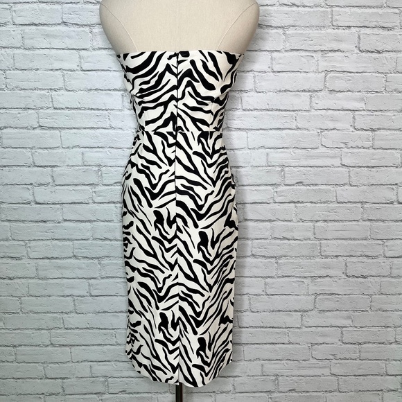 🔥NWT Leather zebra print Knee Length Dress, Size Medium - Picture 4 of 15